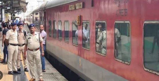 Shootout at Jaipur Mumbai Express